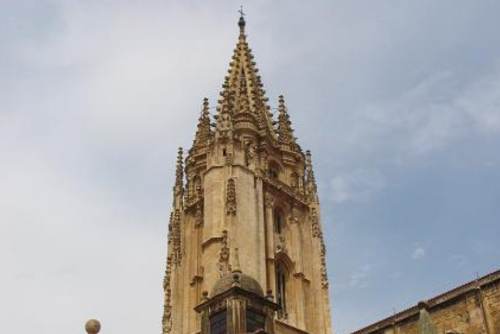Torre - Oviedo Cathedral