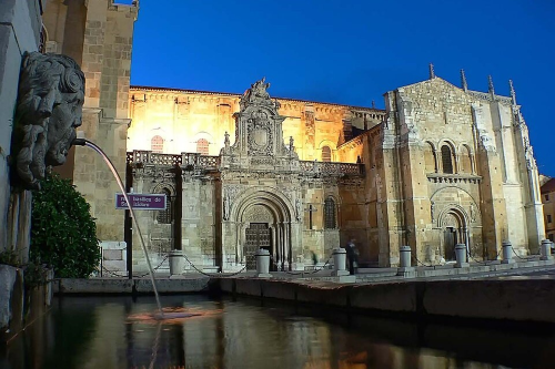 La iglesia románica de Fernando I y su esposa Sancha